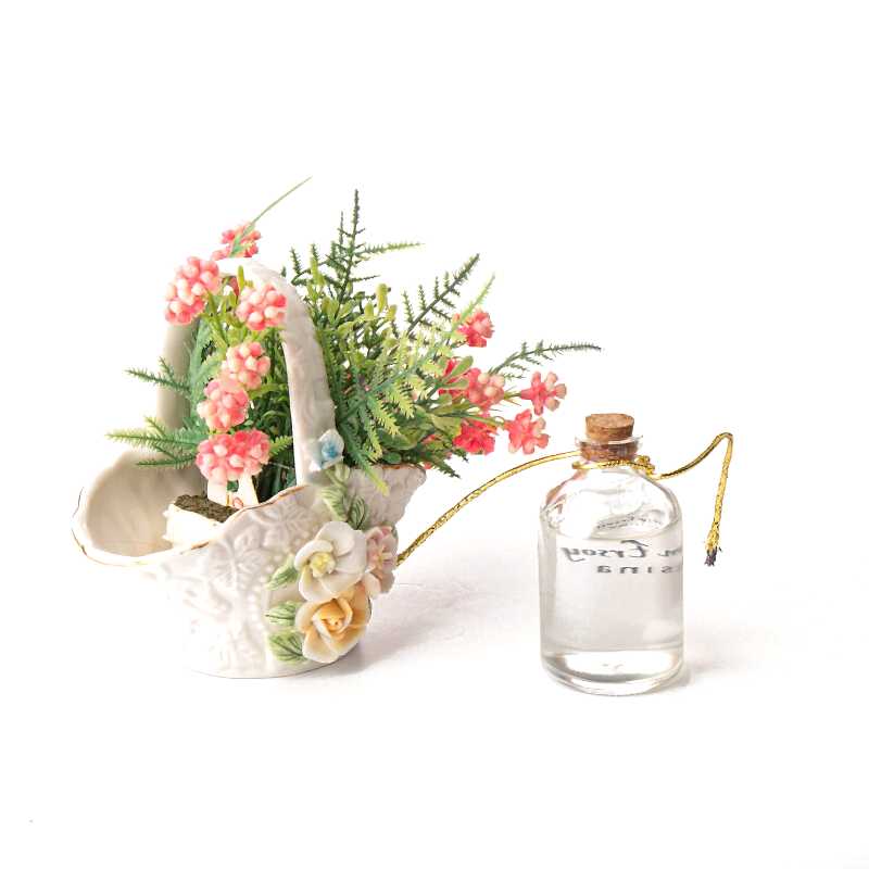 yapay çiçek ve minik şişe ürün fotoğrafı